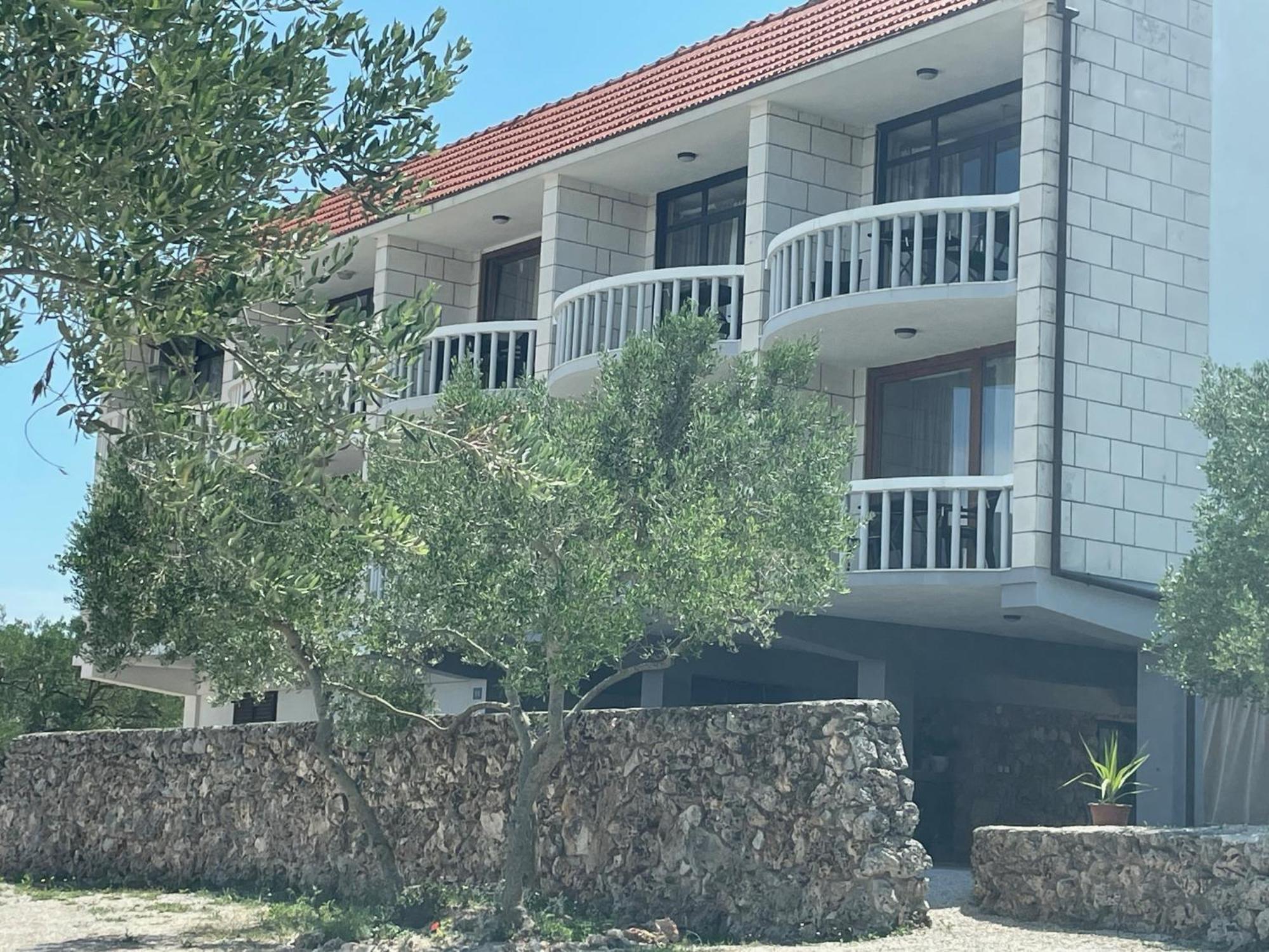 Apartments Ana By The Sea Лумбарда Екстер'єр фото