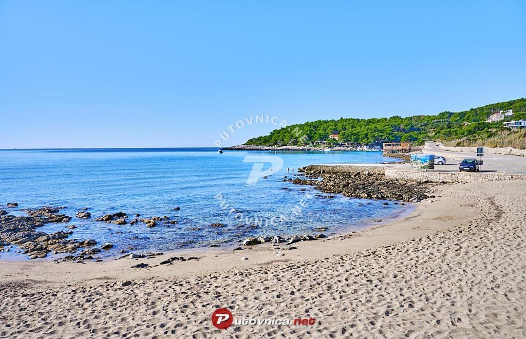 Apartments Ana By The Sea Лумбарда Екстер'єр фото