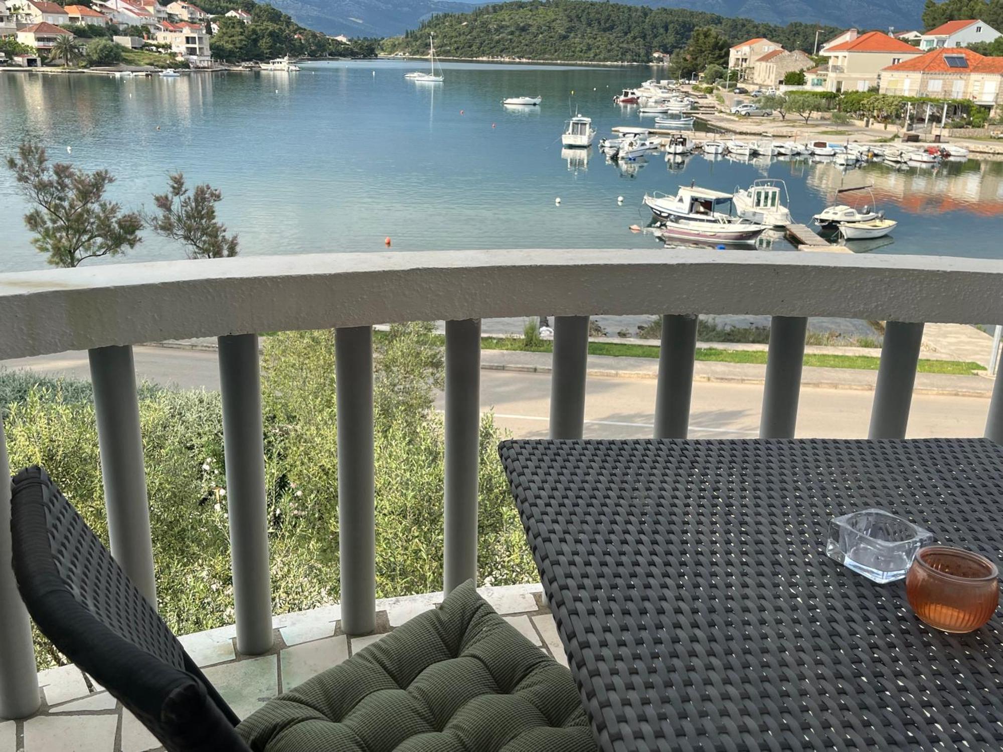 Apartments Ana By The Sea Лумбарда Екстер'єр фото