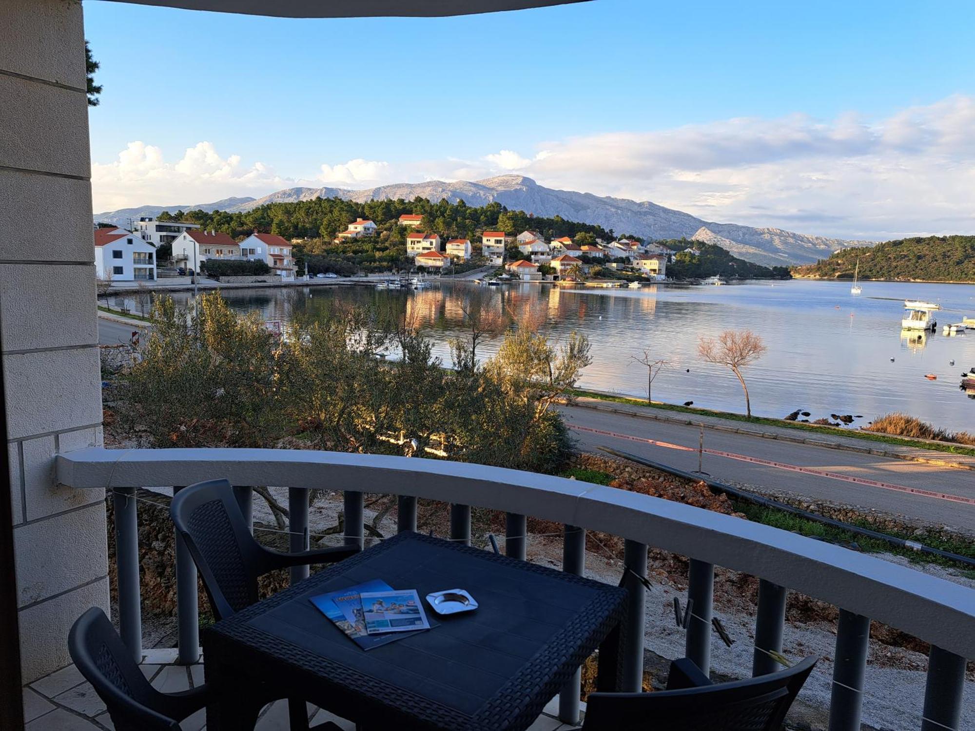 Apartments Ana By The Sea Лумбарда Екстер'єр фото